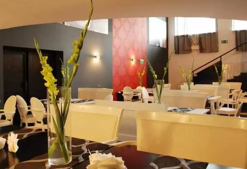 فندق Black & White