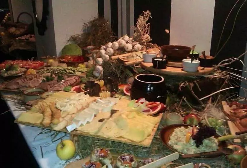 فندق Black & White