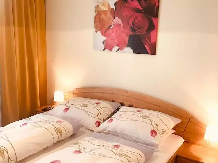 Hotelli Brauneggerhof Gasthof Mayer