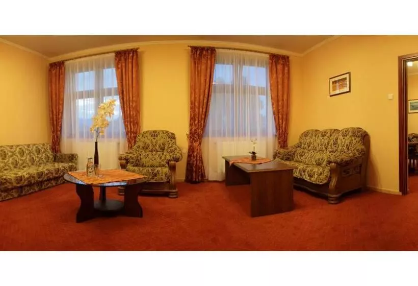 Hotel Dwór Jur Gast