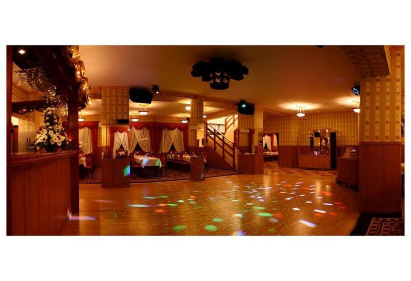 בית מלון כפרי Dwór Jur Gast