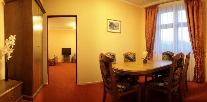 בית מלון כפרי Dwór Jur Gast