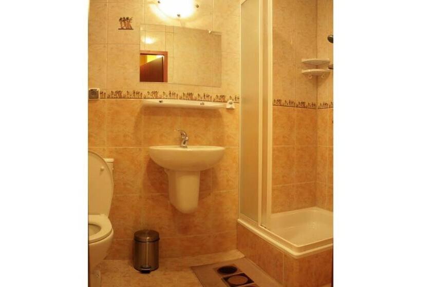 בית מלון כפרי Dwór Jur Gast