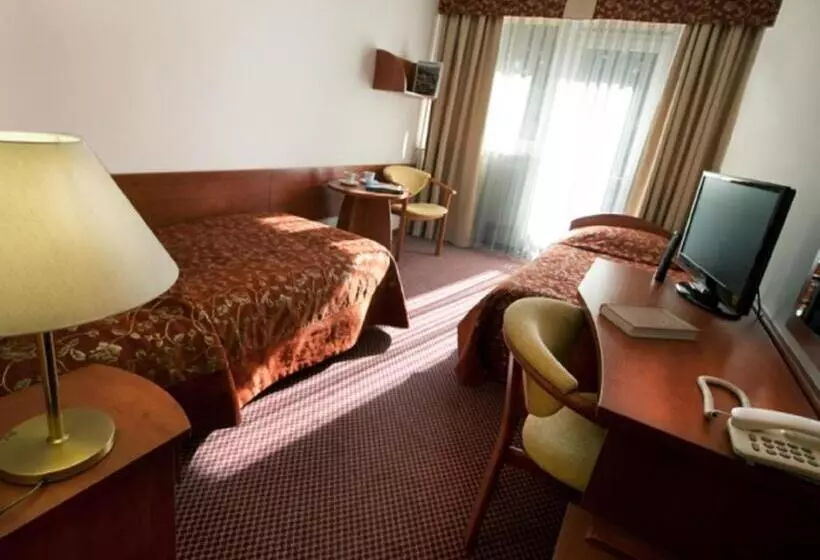 בית מלון כפרי Jantar Medical Spa