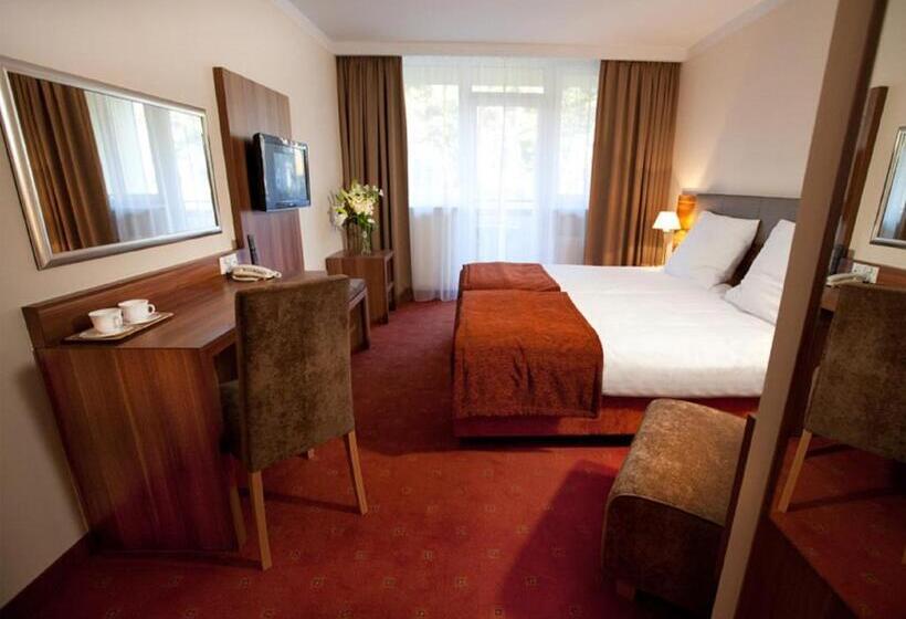 בית מלון כפרי Jantar Medical Spa