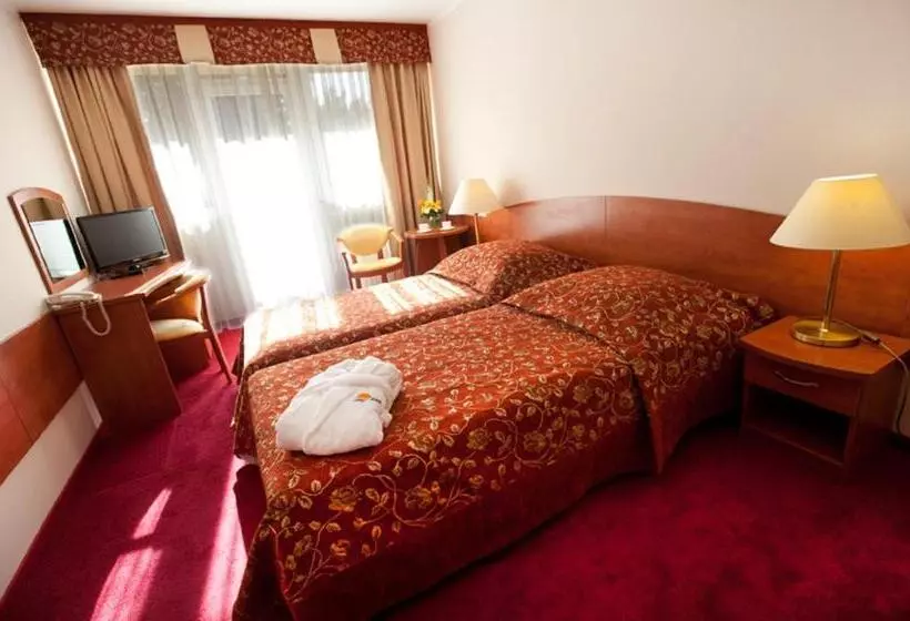 בית מלון כפרי Jantar Medical Spa