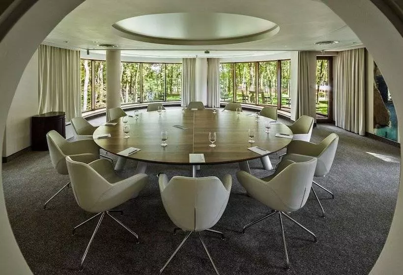 בית מלון כפרי Narvil Conference & Spa