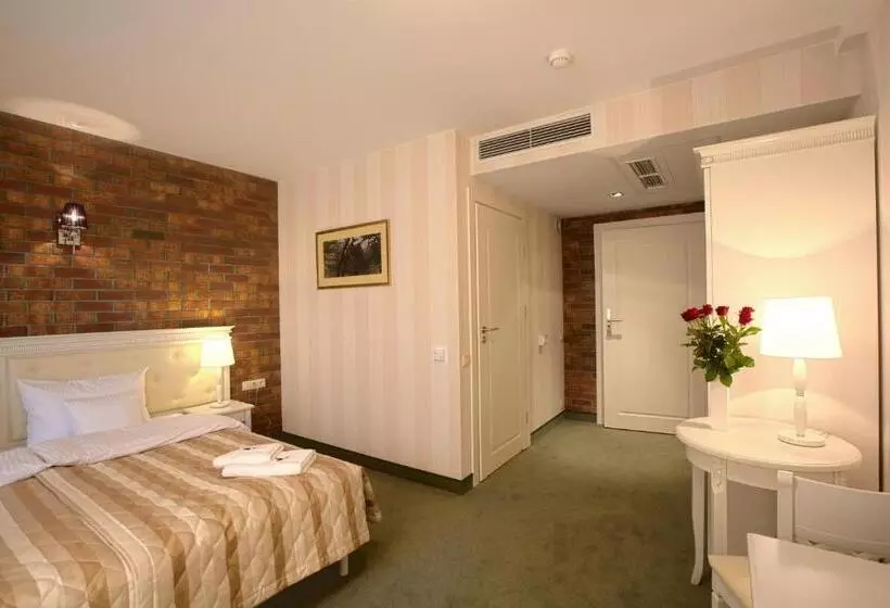 Hotelli Pensjonat Kazimierski