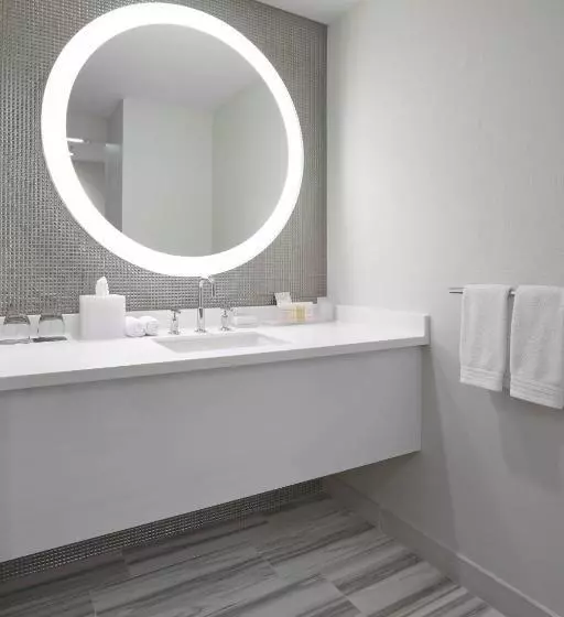 Hotel Renaissance Edmonton Airport