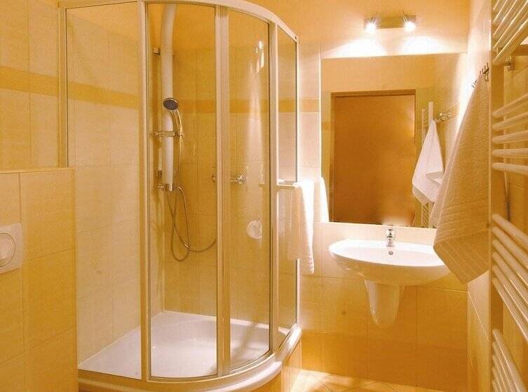 ホテル Restauracja Caspar