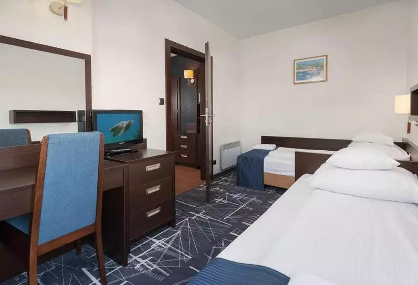 فندق Restauracja Faleza