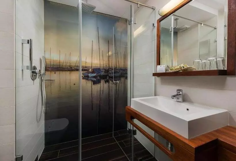 فندق Restauracja Faleza