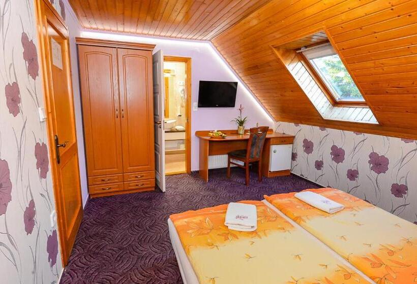 Hotel Tinódi Fogadó