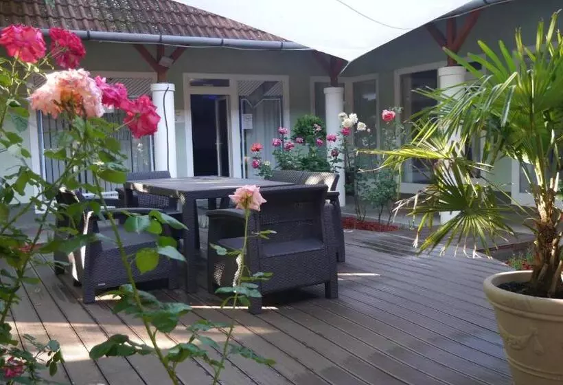 ホテル Tinódi Fogadó