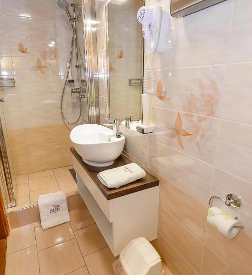 Hotel Tinódi Fogadó