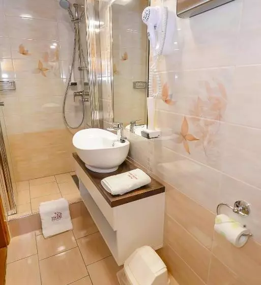 ホテル Tinódi Fogadó