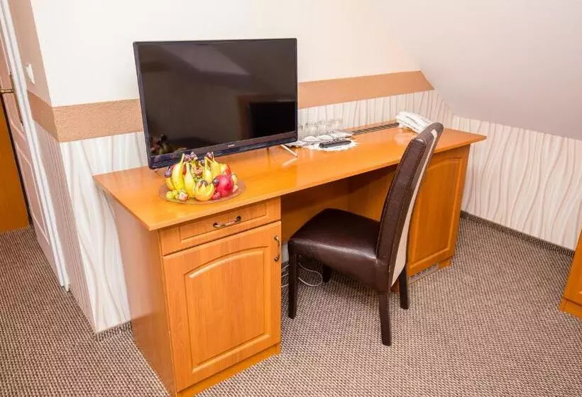 ホテル Tinódi Fogadó