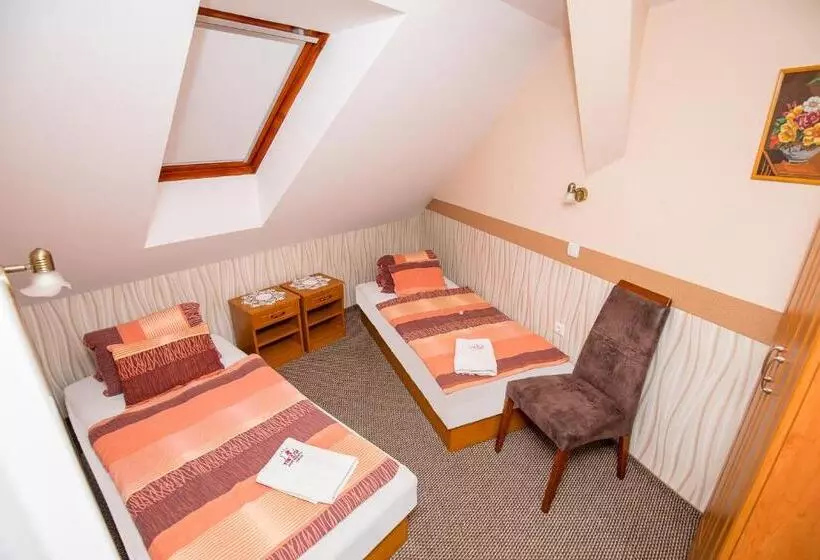 ホテル Tinódi Fogadó