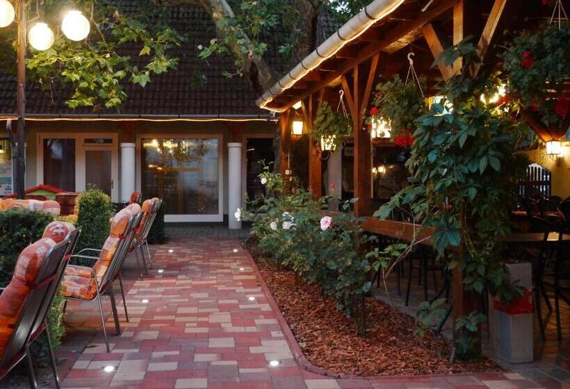 Hotel Tinódi Fogadó