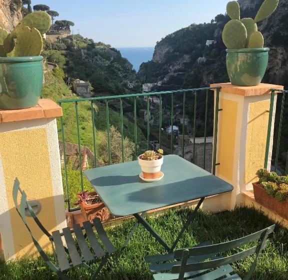 בית מלון כפרי Torre Dello Ziro