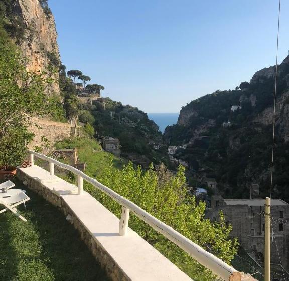 בית מלון כפרי Torre Dello Ziro