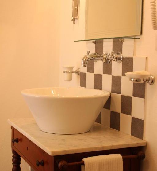 בית מלון כפרי Torre Dello Ziro