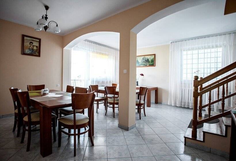 فندق Villa Centrum Młodości