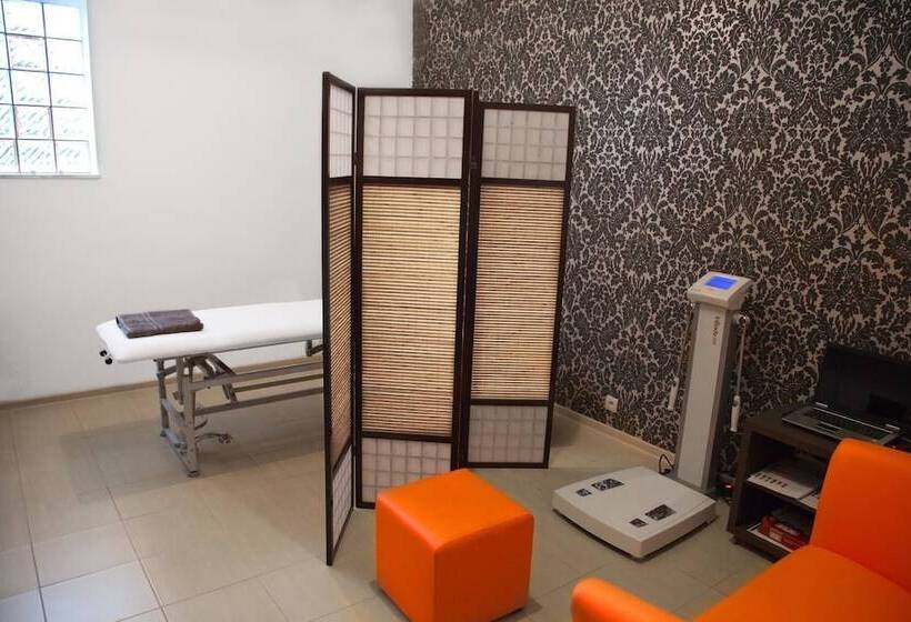 فندق Villa Centrum Młodości