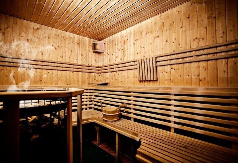 فندق Villa Centrum Młodości