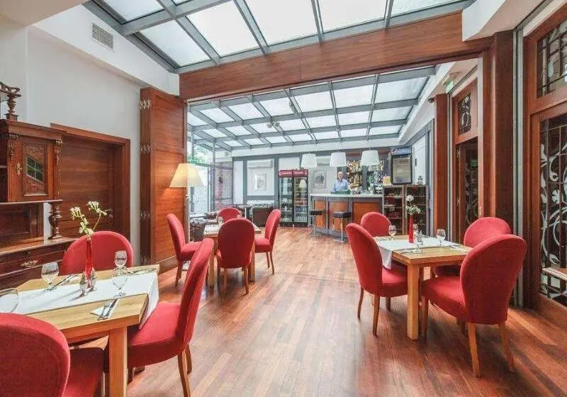 Hotelli Villagarden Dyplomat