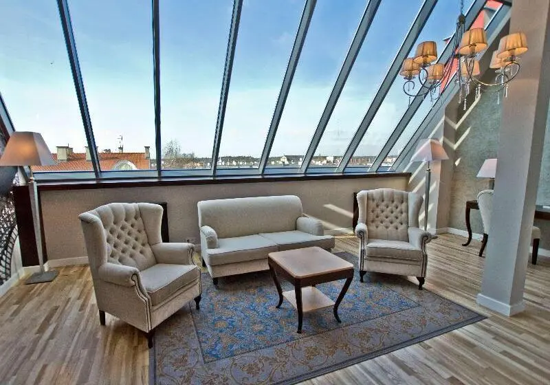 Hotelli Villagarden Dyplomat