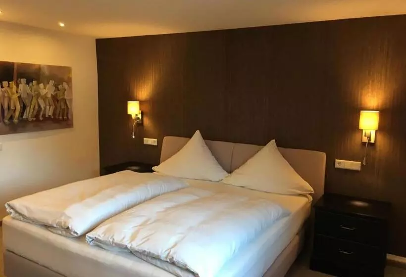 Отель Zur Goldenen Sonne