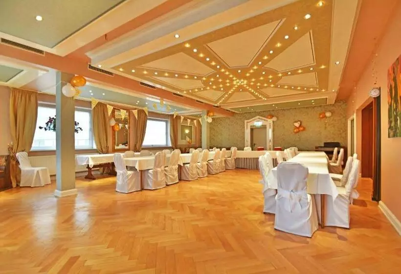 Отель Zur Goldenen Sonne