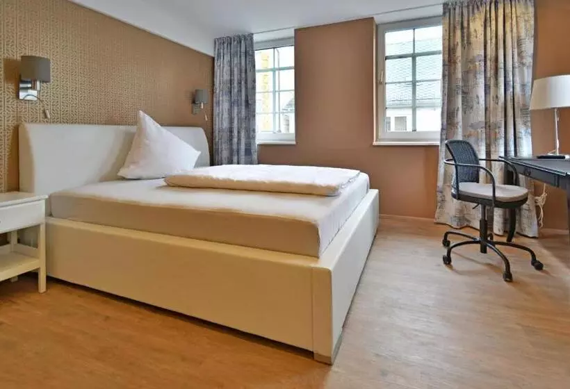 Отель Zur Goldenen Sonne