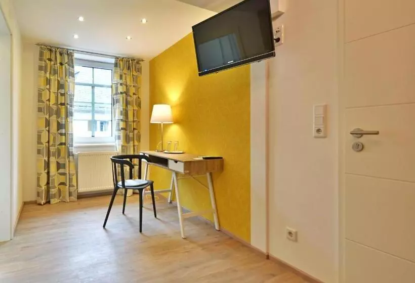 Отель Zur Goldenen Sonne