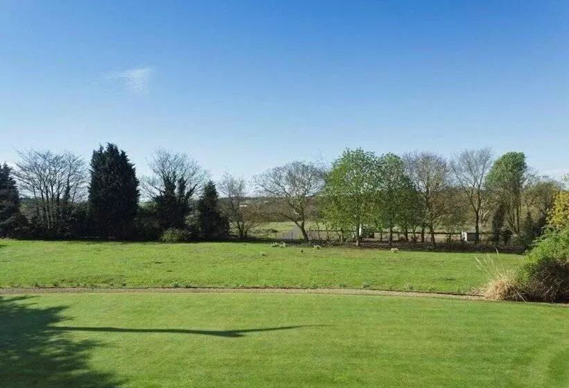 ベッドアンドブレックファースト Haughley House