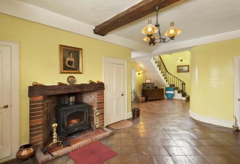 Bed and Breakfast Haughley House