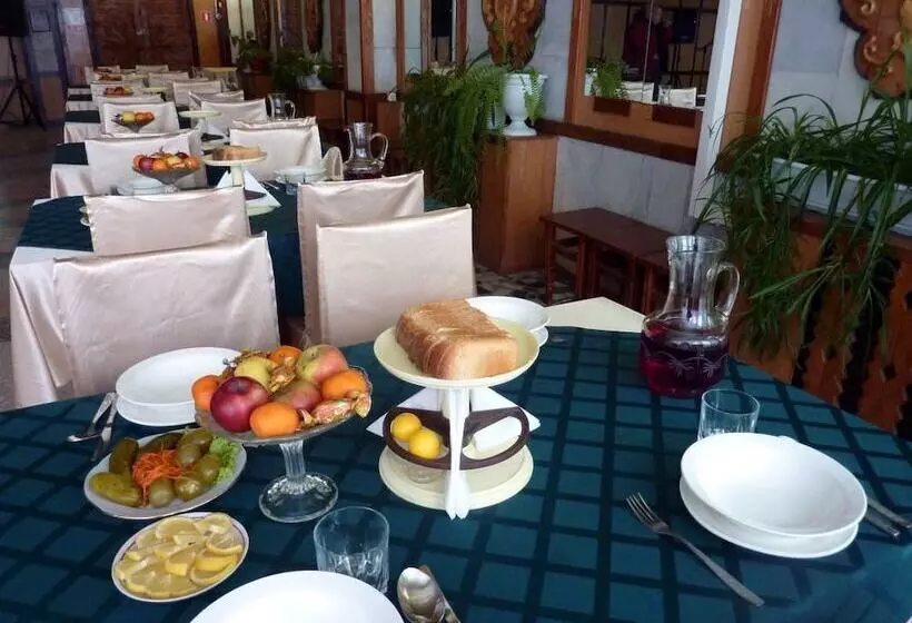 Hotelli Pansionat Polyarnie Zori