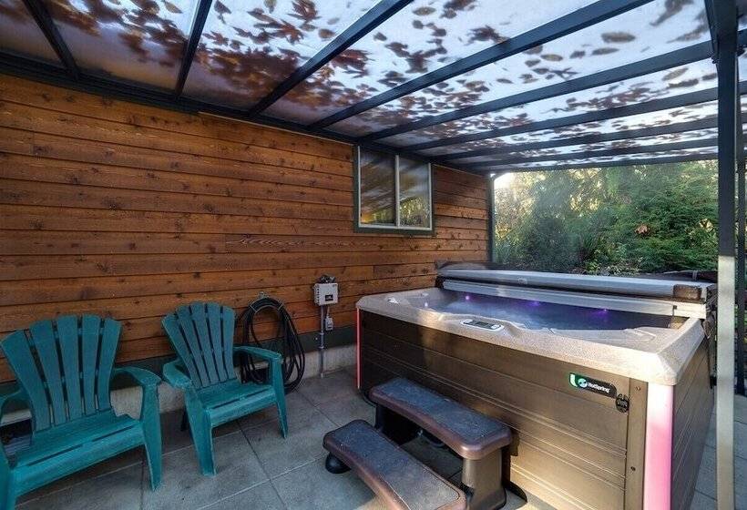 65gs Hot Tub Wi Fi Pets Ok Bbq