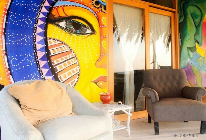 Tiki Surf House   Hostel