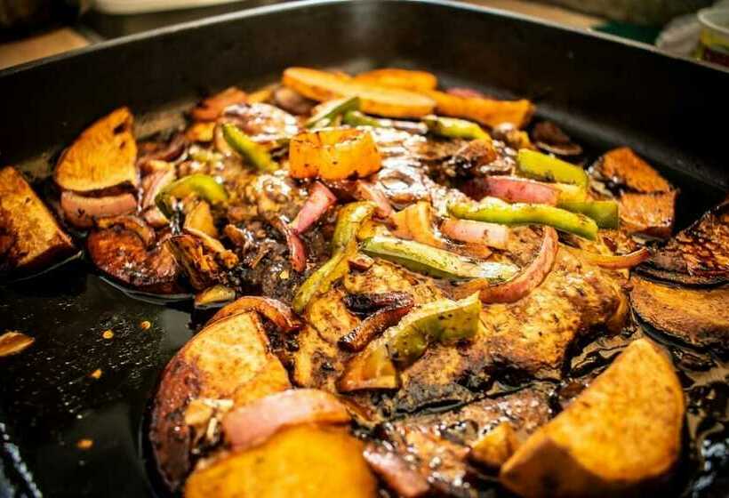 Tiki Surf House   Hostel