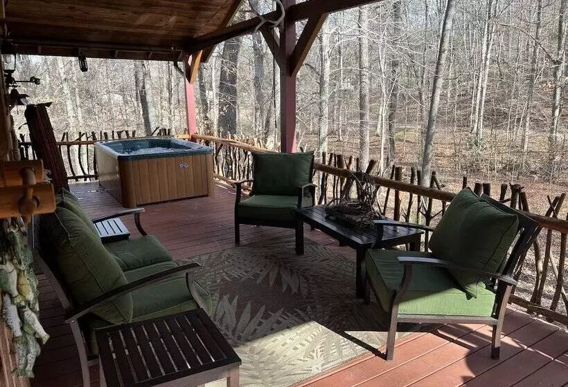 Enchanted   1 Bedrooms, 1 Baths, Sleeps 2 Cabin By Redawning