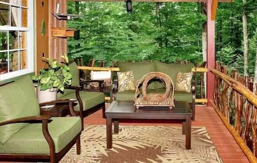 Enchanted   1 Bedrooms, 1 Baths, Sleeps 2 Cabin By Redawning