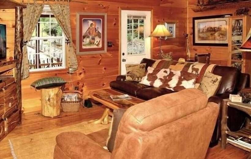 Enchanted 1 Bedrooms, 1 Baths, Sleeps 2 Cabin By Redawning