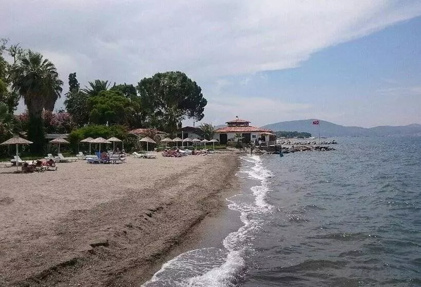 ホテル Altin Camp & Park