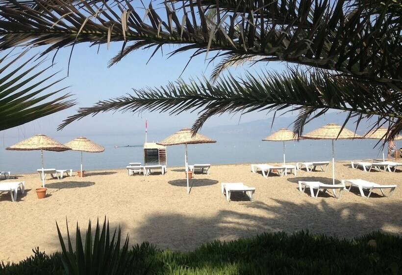 هتل Altin Camp & Park