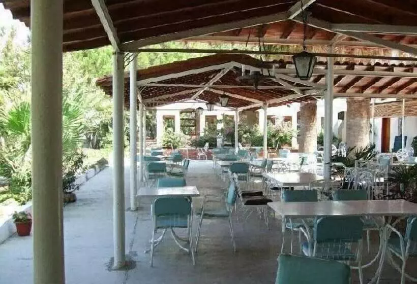 ホテル Altin Camp & Park