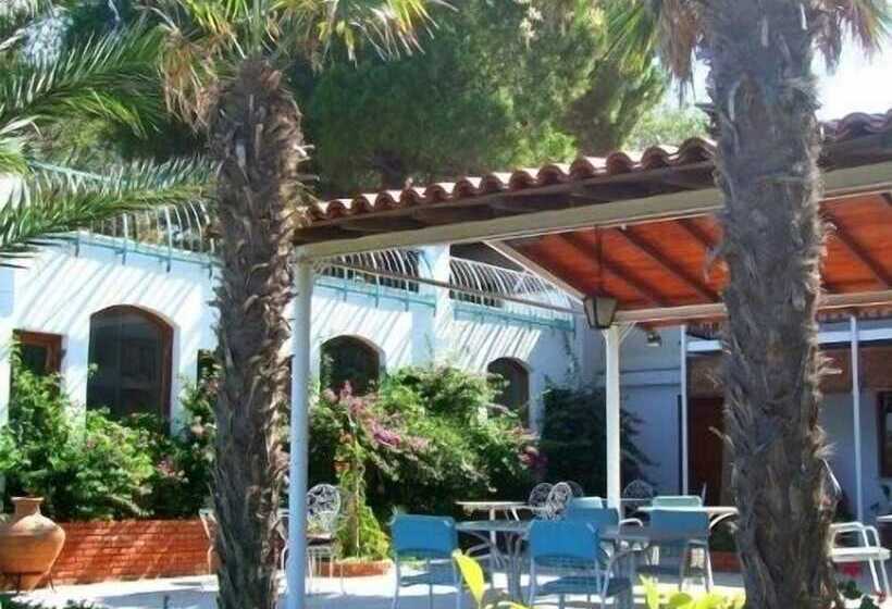 هتل Altin Camp & Park