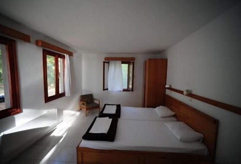 هتل Altin Camp & Park