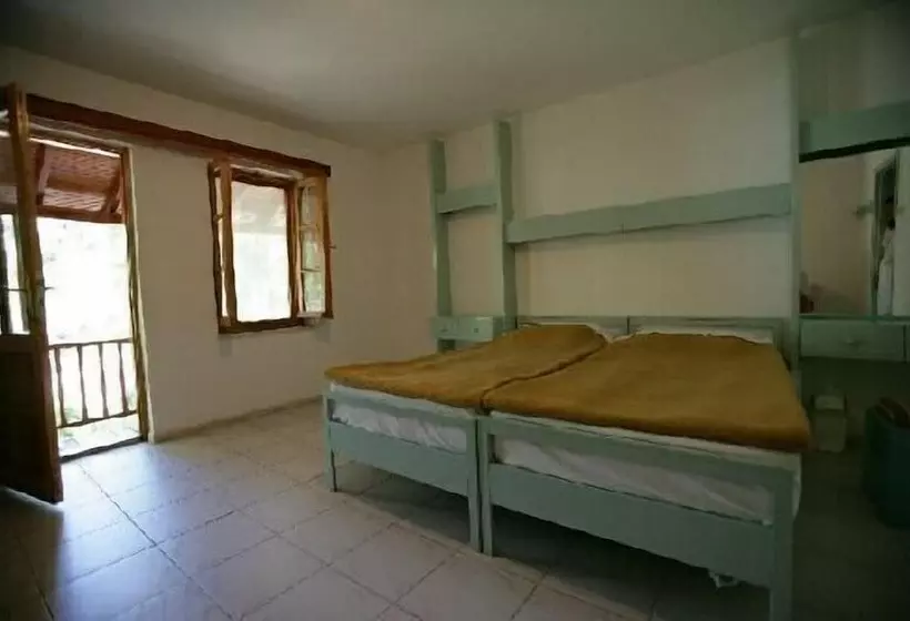 ホテル Altin Camp & Park